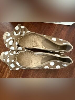 Ras Ran and White Polka Dot Bow Espadrilles